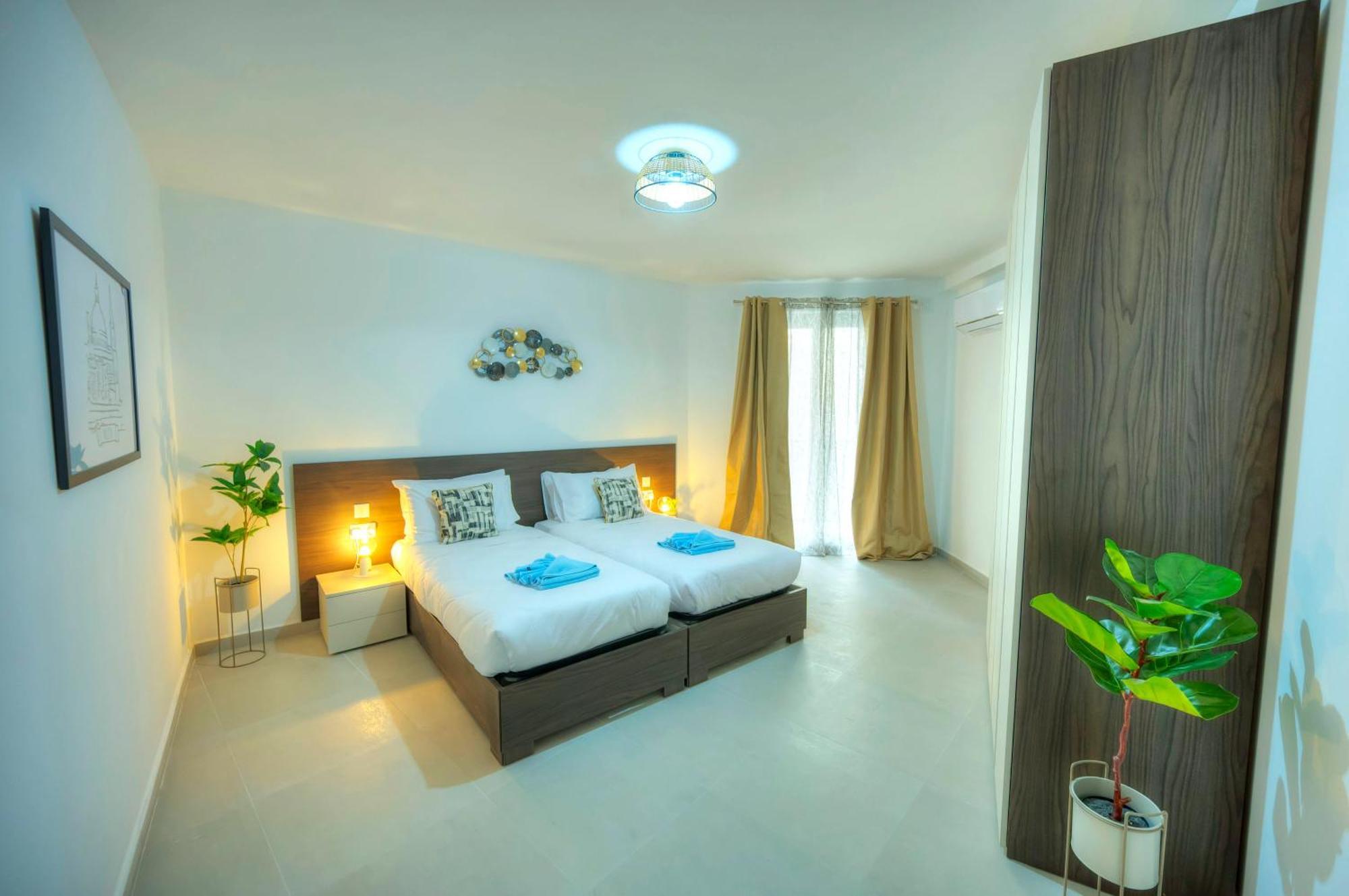 Spacious, Bright & Modern 3 Bedrooms, Balcony Apic1-1 Apartamento