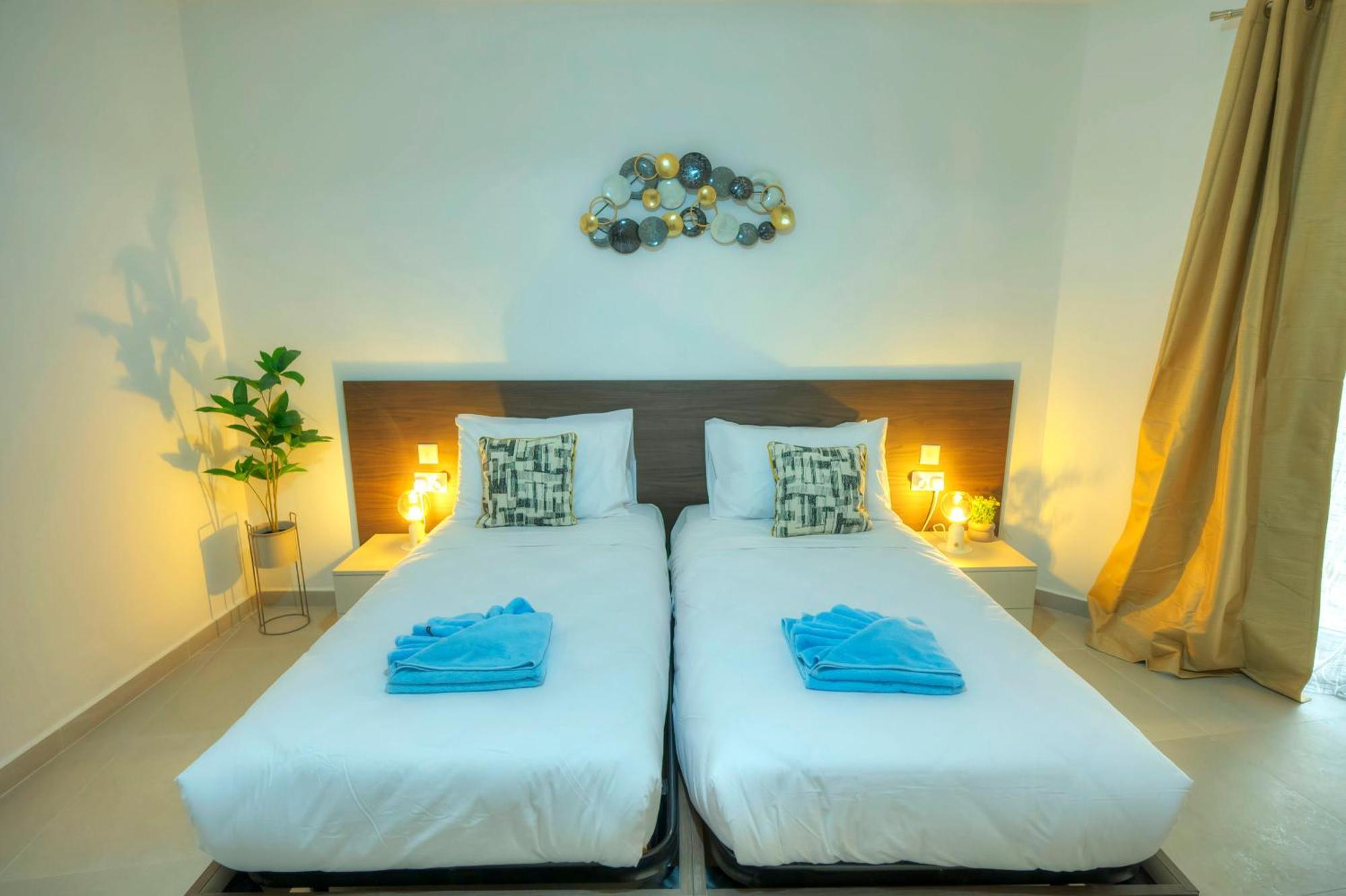 Spacious, Bright & Modern 3 Bedrooms, Balcony Apic1-1 Apartamento