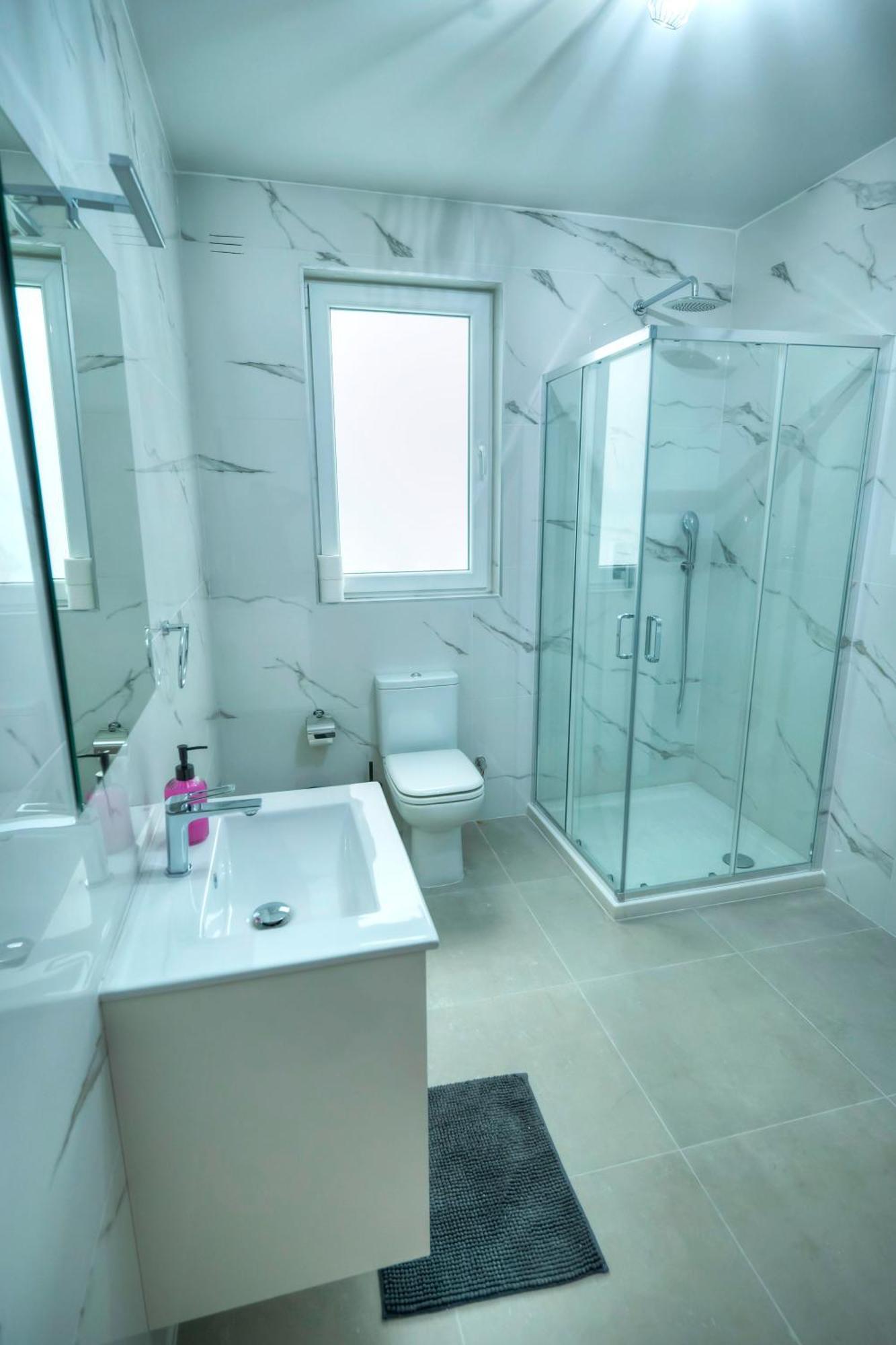 Spacious, Bright & Modern 3 Bedrooms, Balcony Apic1-1 Msida
